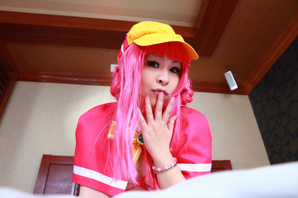 Sharo đang ở trong một ngành công nghiệp tình dục mũm mĩm nên tôi quyết định đề cử cô ấy.