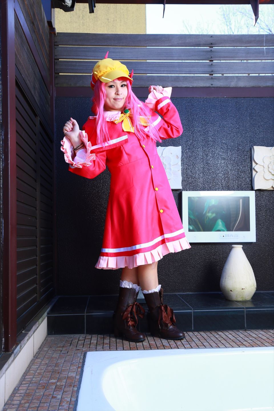 Sharo đang ở trong một ngành công nghiệp tình dục mũm mĩm nên tôi quyết định đề cử cô ấy.