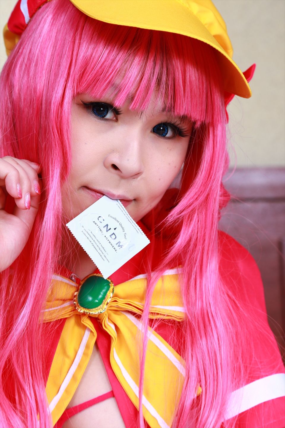 Sharo đang ở trong một ngành công nghiệp tình dục mũm mĩm nên tôi quyết định đề cử cô ấy.