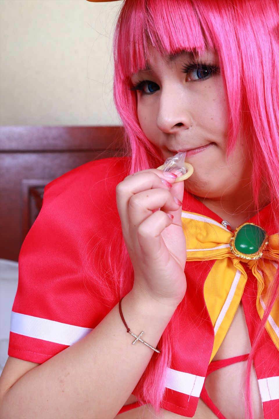 Sharo đang ở trong một ngành công nghiệp tình dục mũm mĩm nên tôi quyết định đề cử cô ấy.