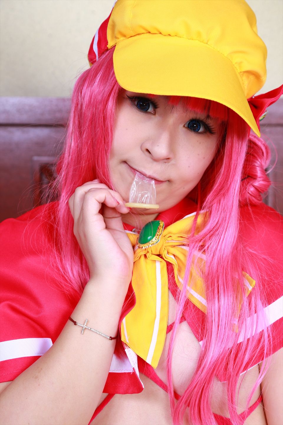 Sharo đang ở trong một ngành công nghiệp tình dục mũm mĩm nên tôi quyết định đề cử cô ấy.