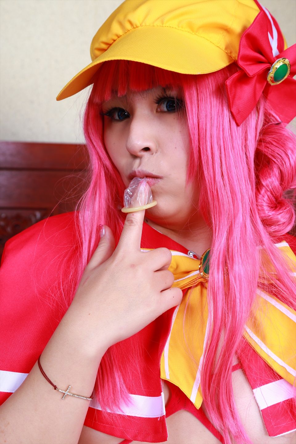 Sharo đang ở trong một ngành công nghiệp tình dục mũm mĩm nên tôi quyết định đề cử cô ấy.