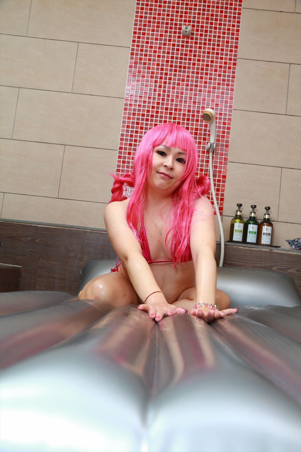 Sharo đang ở trong một ngành công nghiệp tình dục mũm mĩm nên tôi quyết định đề cử cô ấy.