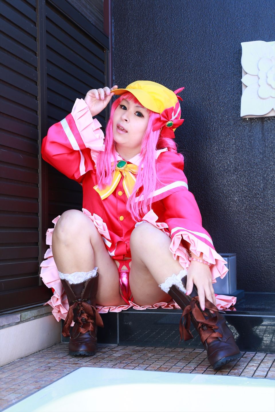 Sharo đang ở trong một ngành công nghiệp tình dục mũm mĩm nên tôi quyết định đề cử cô ấy.