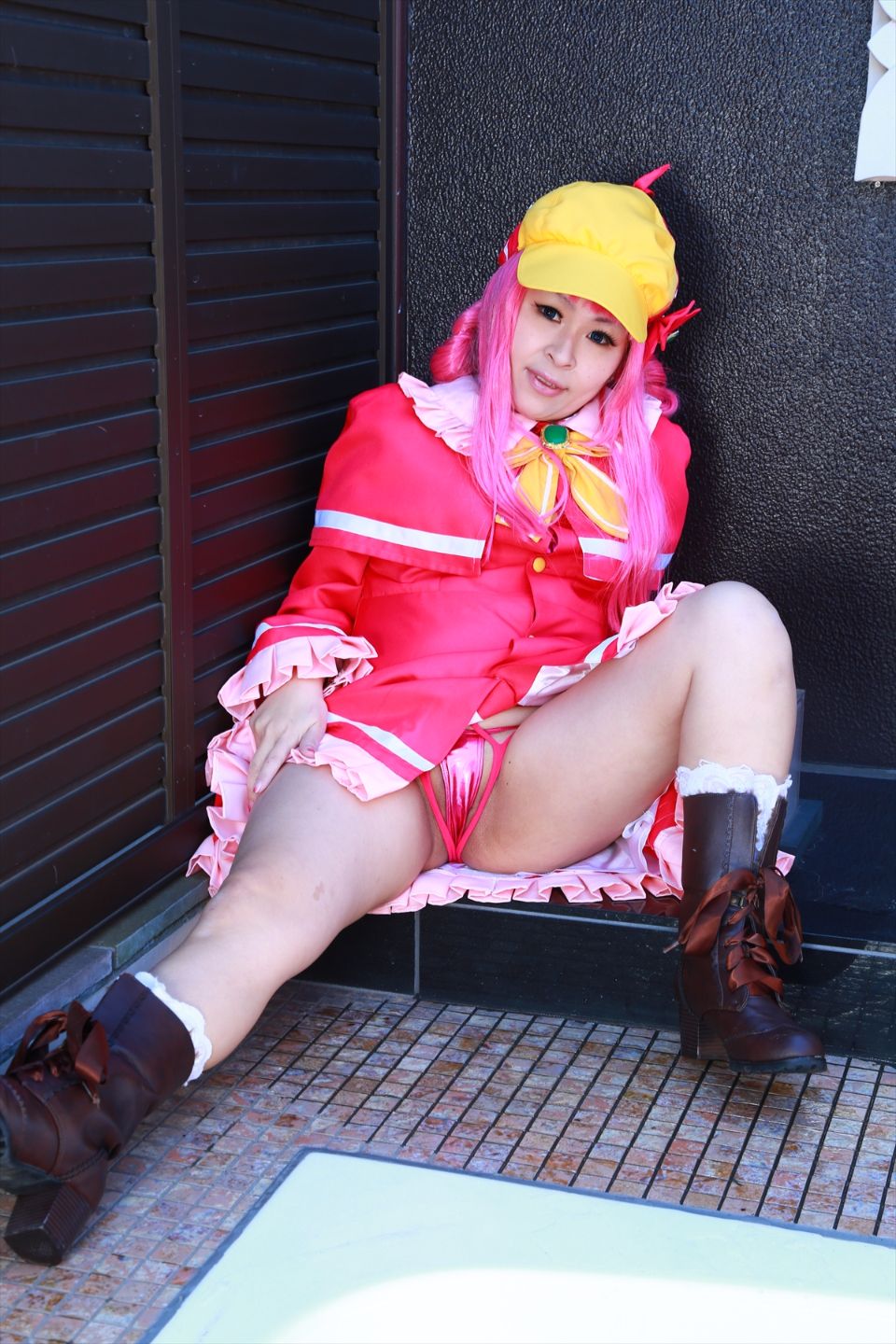 Sharo đang ở trong một ngành công nghiệp tình dục mũm mĩm nên tôi quyết định đề cử cô ấy.