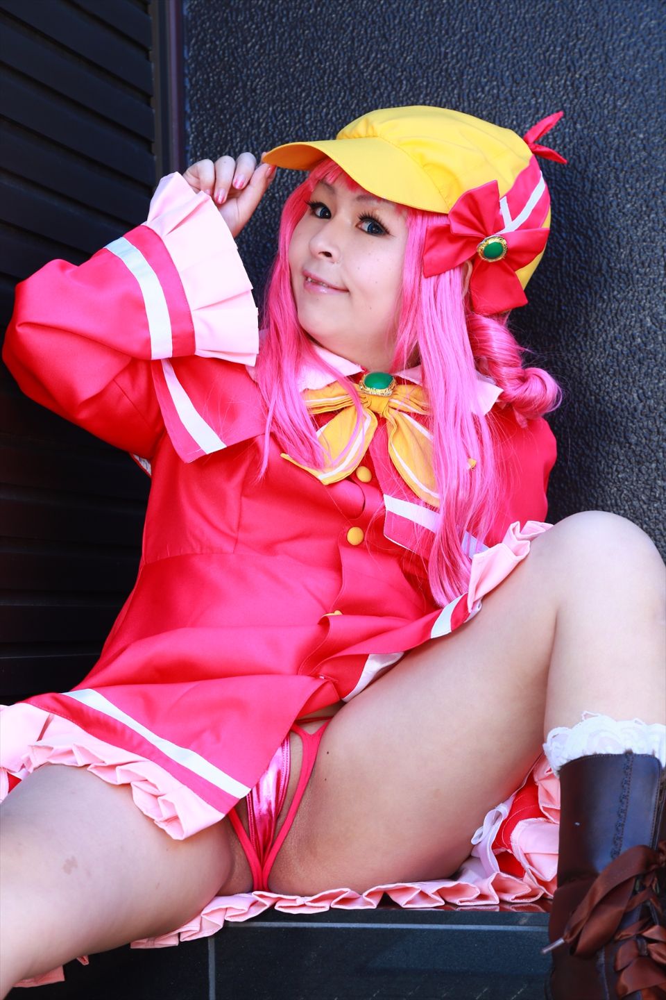 Sharo đang ở trong một ngành công nghiệp tình dục mũm mĩm nên tôi quyết định đề cử cô ấy.