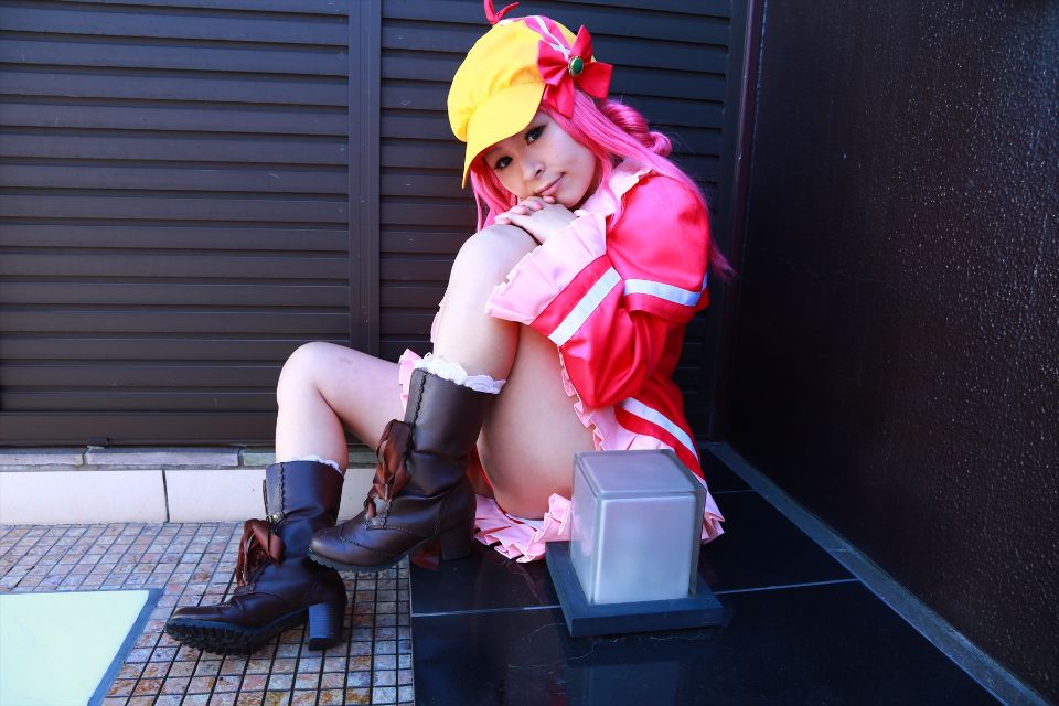 Sharo đang ở trong một ngành công nghiệp tình dục mũm mĩm nên tôi quyết định đề cử cô ấy.