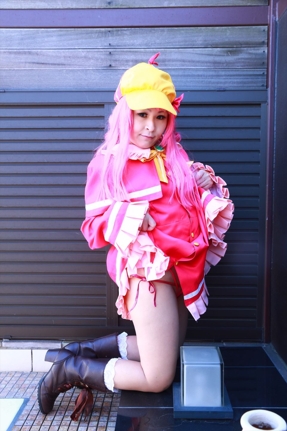 Sharo đang ở trong một ngành công nghiệp tình dục mũm mĩm nên tôi quyết định đề cử cô ấy.