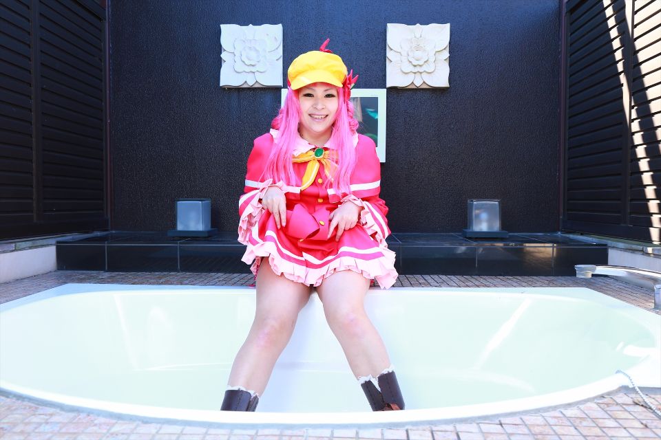 Sharo đang ở trong một ngành công nghiệp tình dục mũm mĩm nên tôi quyết định đề cử cô ấy.