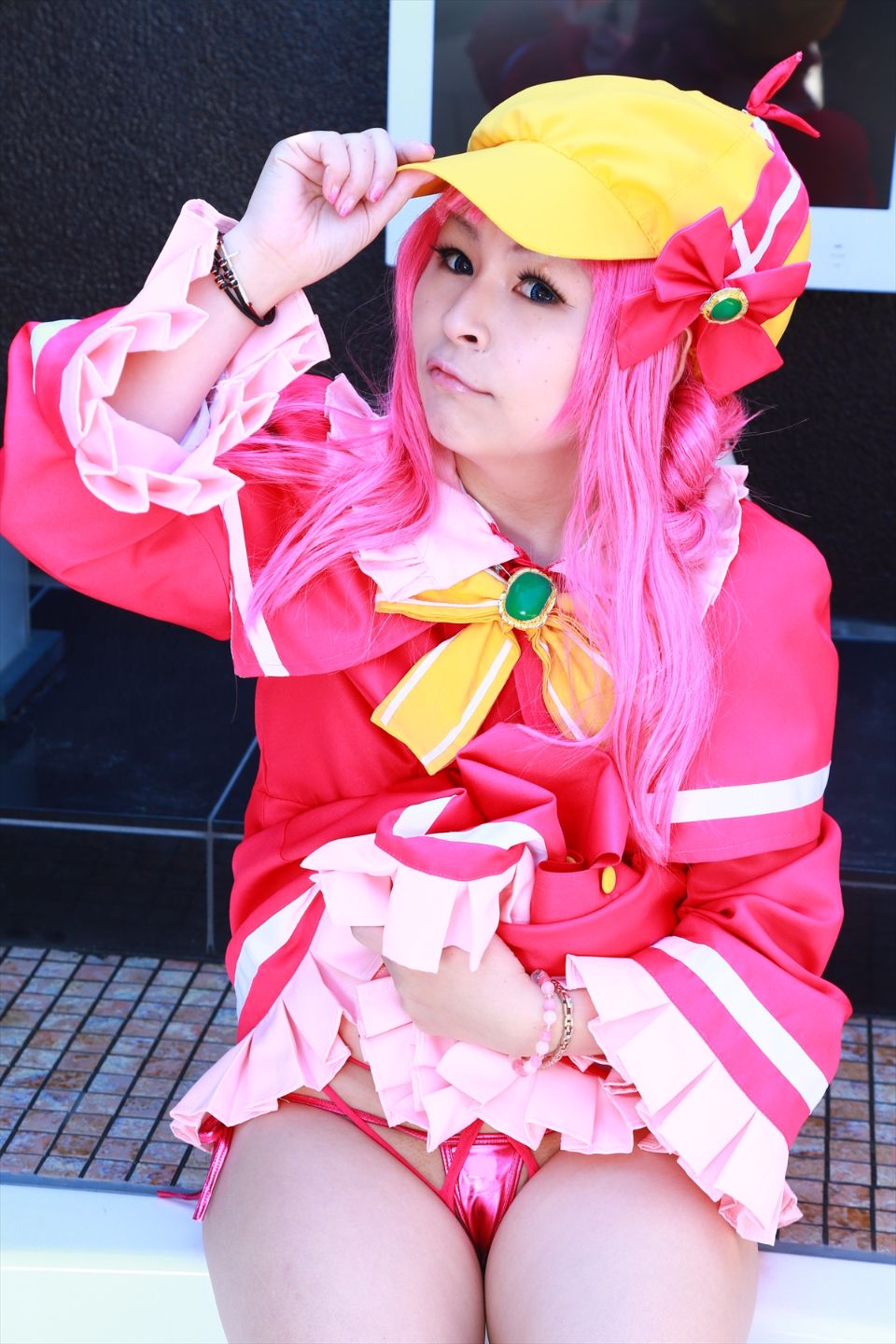 Sharo đang ở trong một ngành công nghiệp tình dục mũm mĩm nên tôi quyết định đề cử cô ấy.