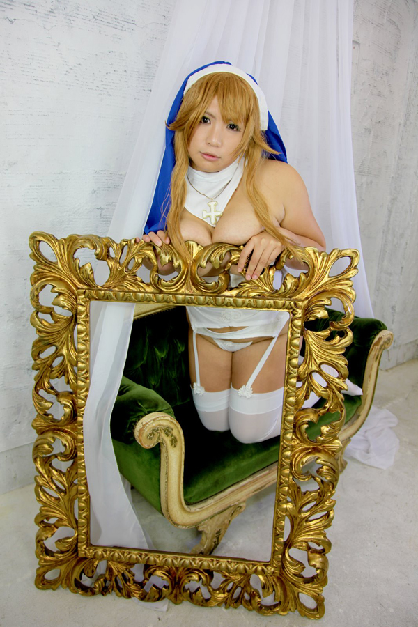 [Mariposa Luz de la Luna] Hunt Witch