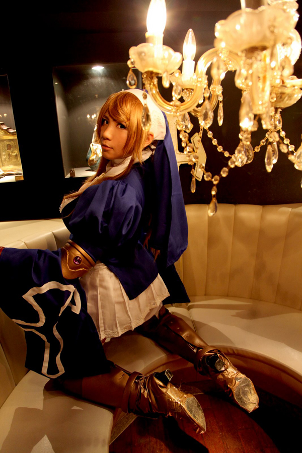 [Mariposa Luz de la Luna] Hunt Witch