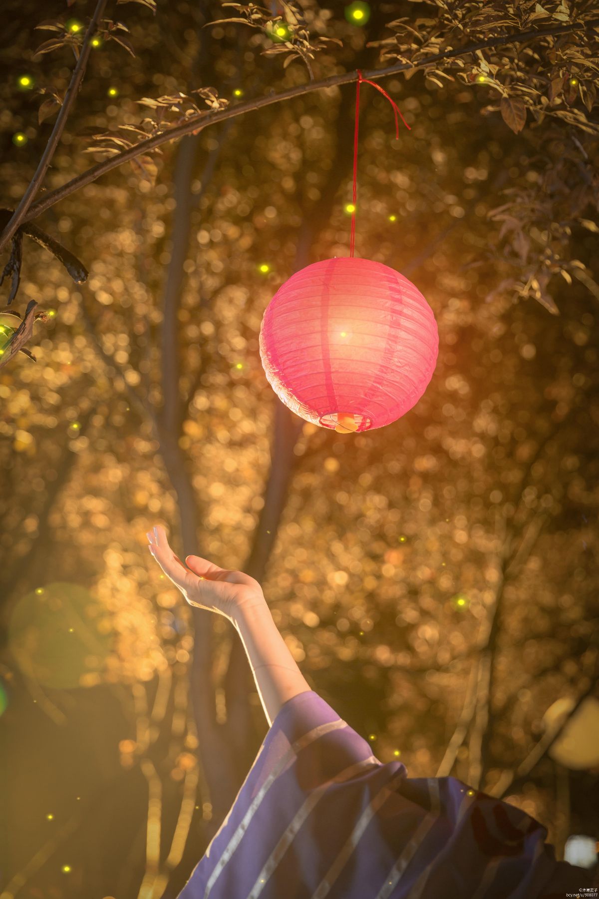 "Chị tôi" Liuli đã cùng nhau đến hội chợ đền thờ.