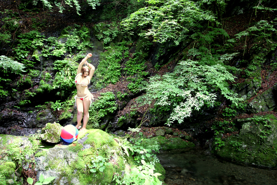 [Mariposa Luz de la Luna] A Moon Night Dancing Red