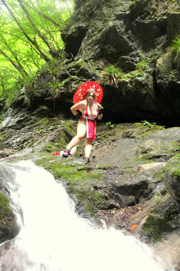 [Mariposa Luz de la Luna] A Moon Night Dancing Red