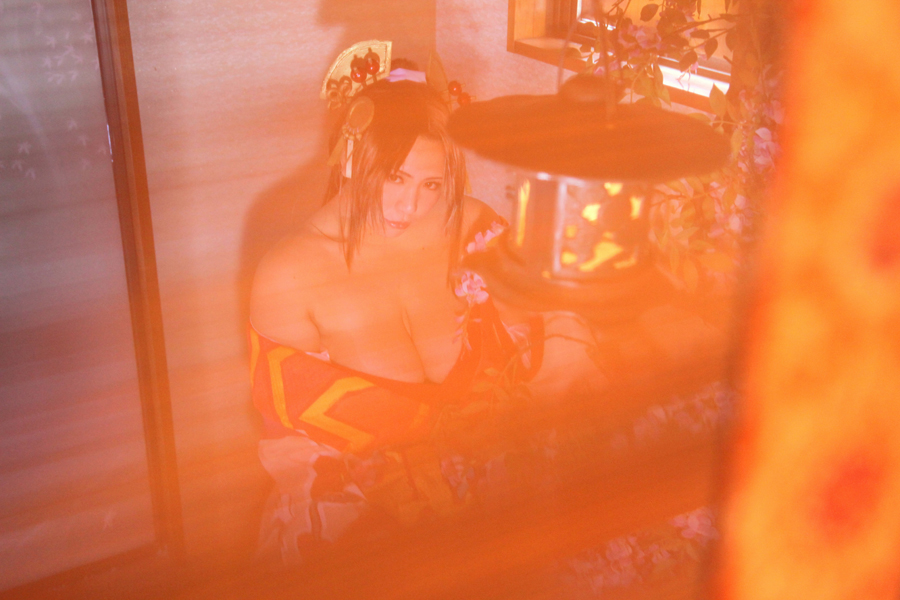 [Mariposa Luz de la Luna] A Moon Night Dancing Red