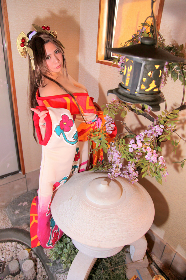 [Mariposa Luz de la Luna] A Moon Night Dancing Red