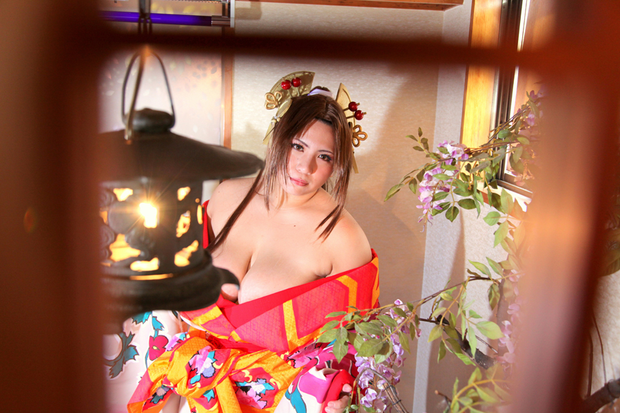 [Mariposa Luz de la Luna] A Moon Night Dancing Red