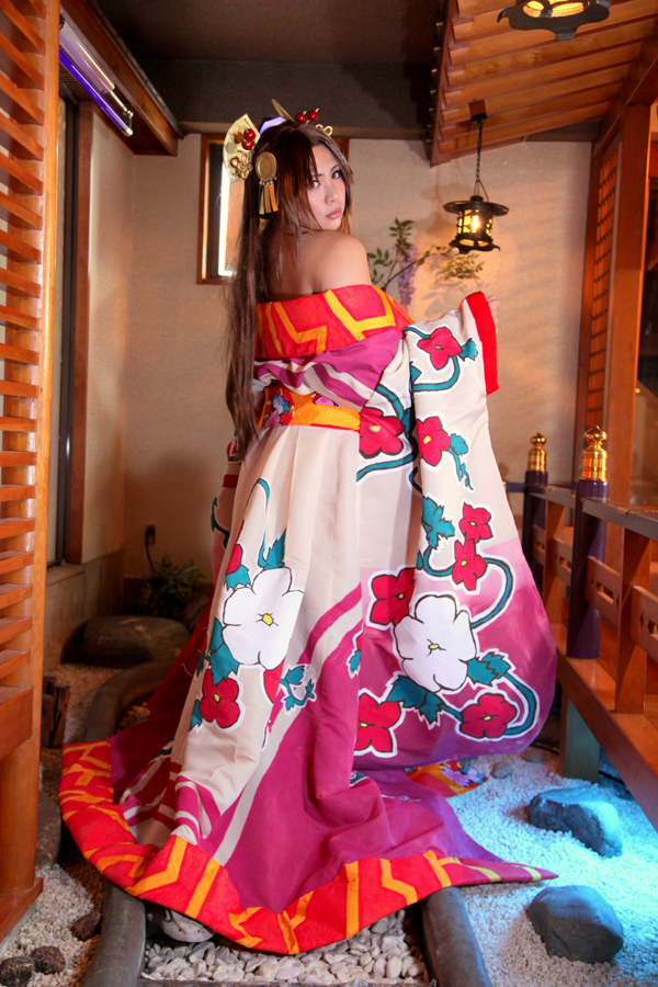 [Mariposa Luz de la Luna] A Moon Night Dancing Red