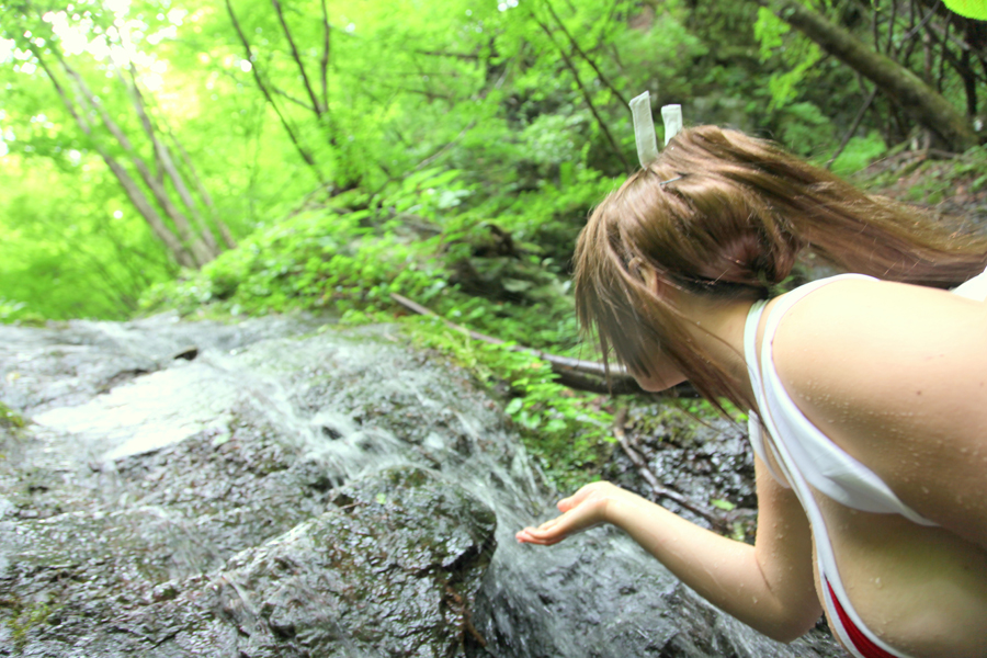 [Mariposa Luz de la Luna] A Moon Night Dancing Red