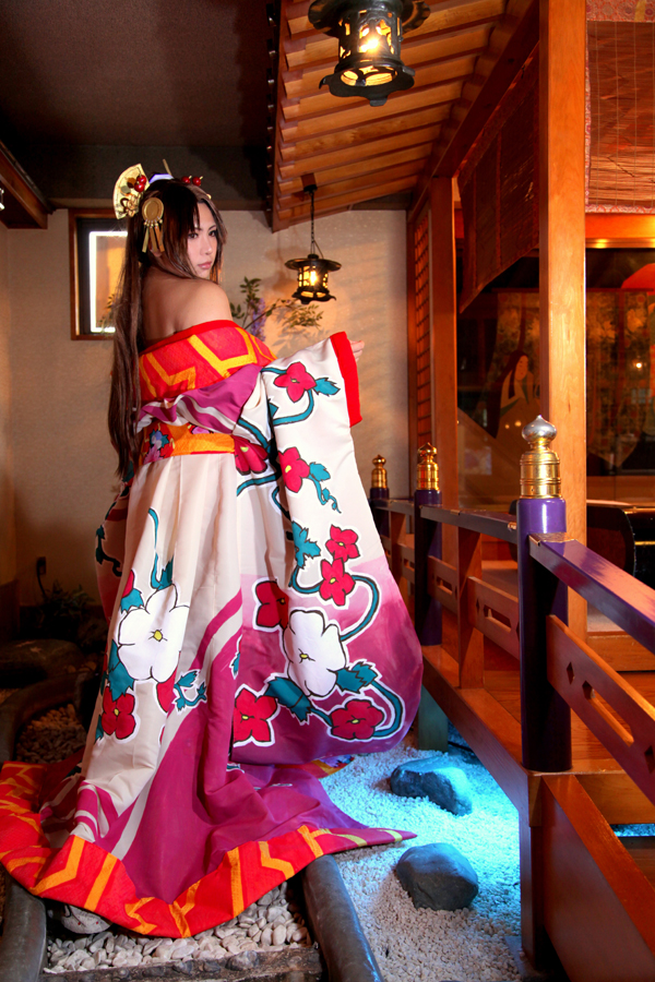 [Mariposa Luz de la Luna] A Moon Night Dancing Red