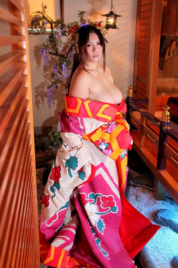 [Mariposa Luz de la Luna] A Moon Night Dancing Red