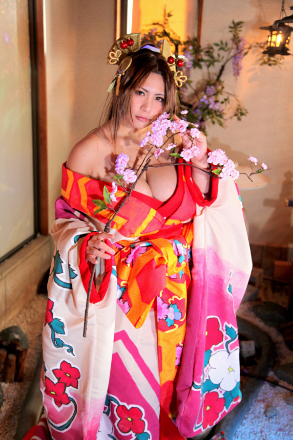 [Mariposa Luz de la Luna] A Moon Night Dancing Red