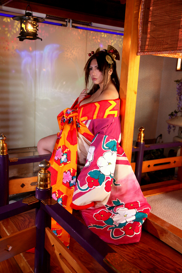 [Mariposa Luz de la Luna] A Moon Night Dancing Red