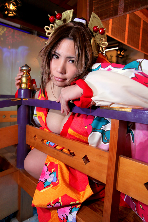 [Mariposa Luz de la Luna] A Moon Night Dancing Red