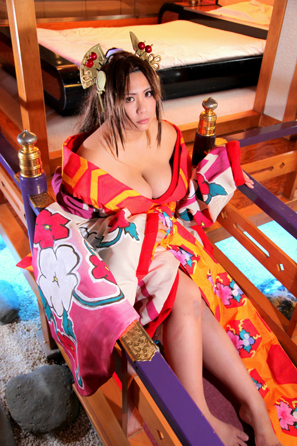 [Mariposa Luz de la Luna] A Moon Night Dancing Red