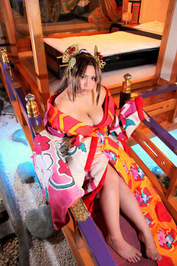 [Mariposa Luz de la Luna] A Moon Night Dancing Red