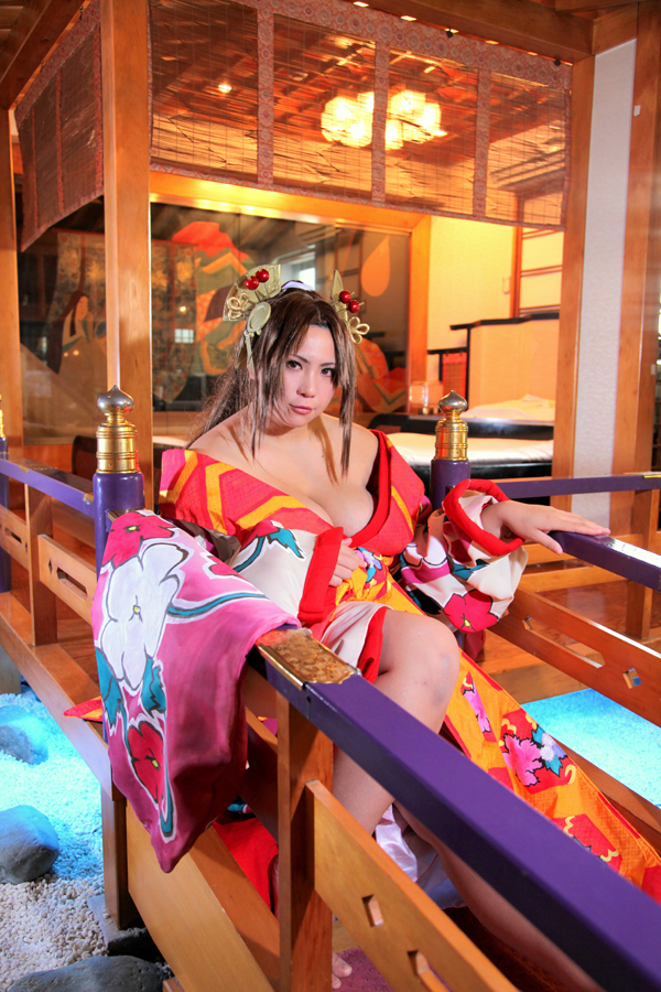 [Mariposa Luz de la Luna] A Moon Night Dancing Red