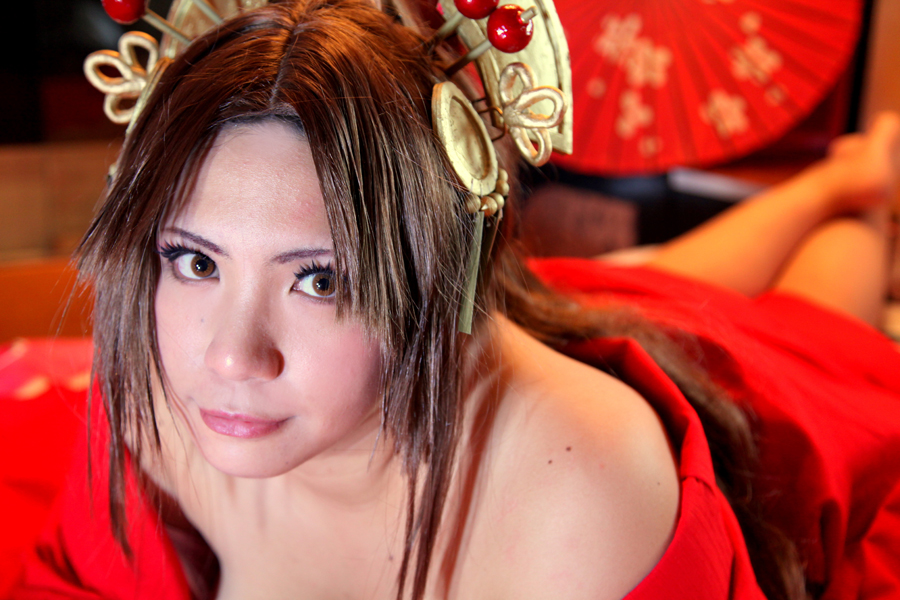 [Mariposa Luz de la Luna] A Moon Night Dancing Red