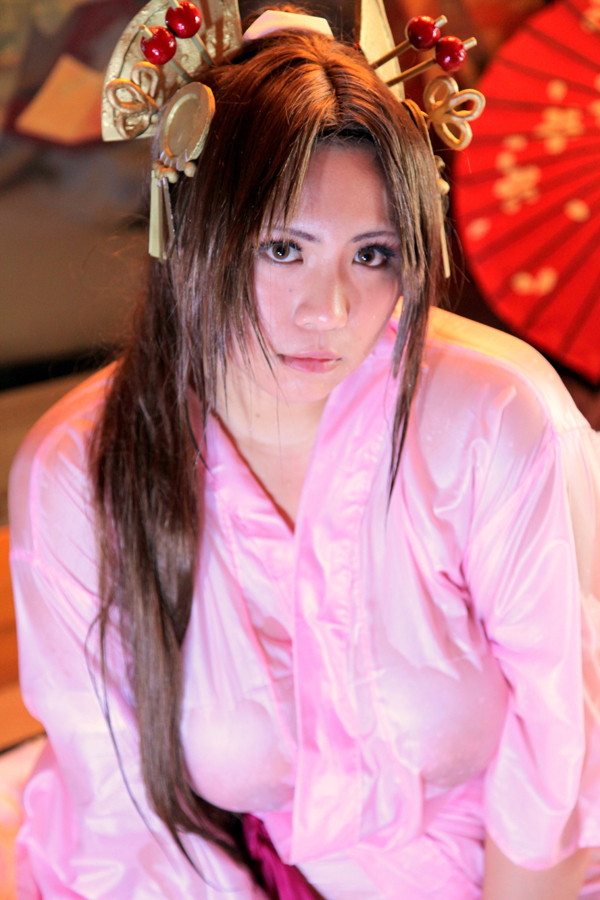 [Mariposa Luz de la Luna] A Moon Night Dancing Red