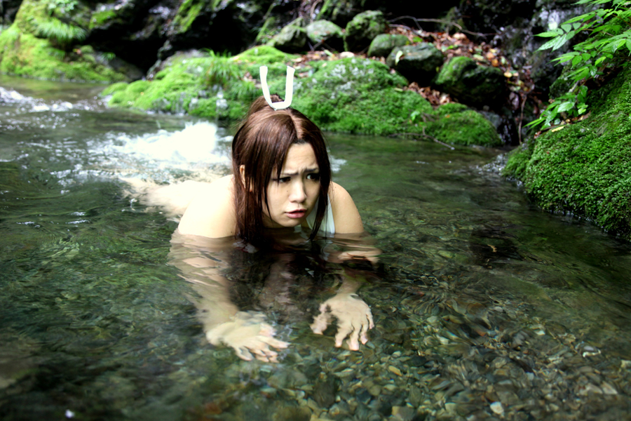 [Mariposa Luz de la Luna] A Moon Night Dancing Red