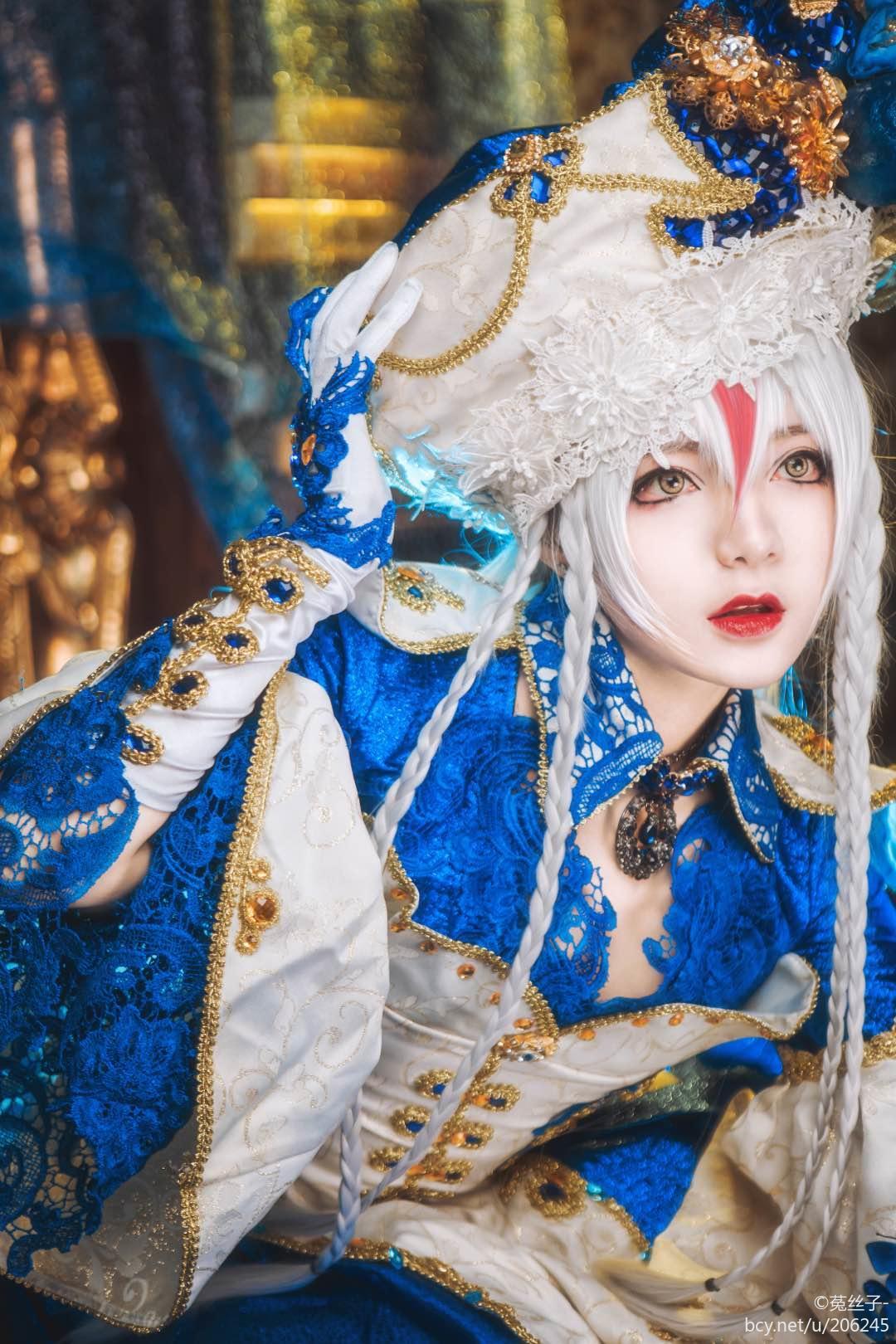 "Máu của con quỷ thần thánh" Astalo Snow c o s p l a y