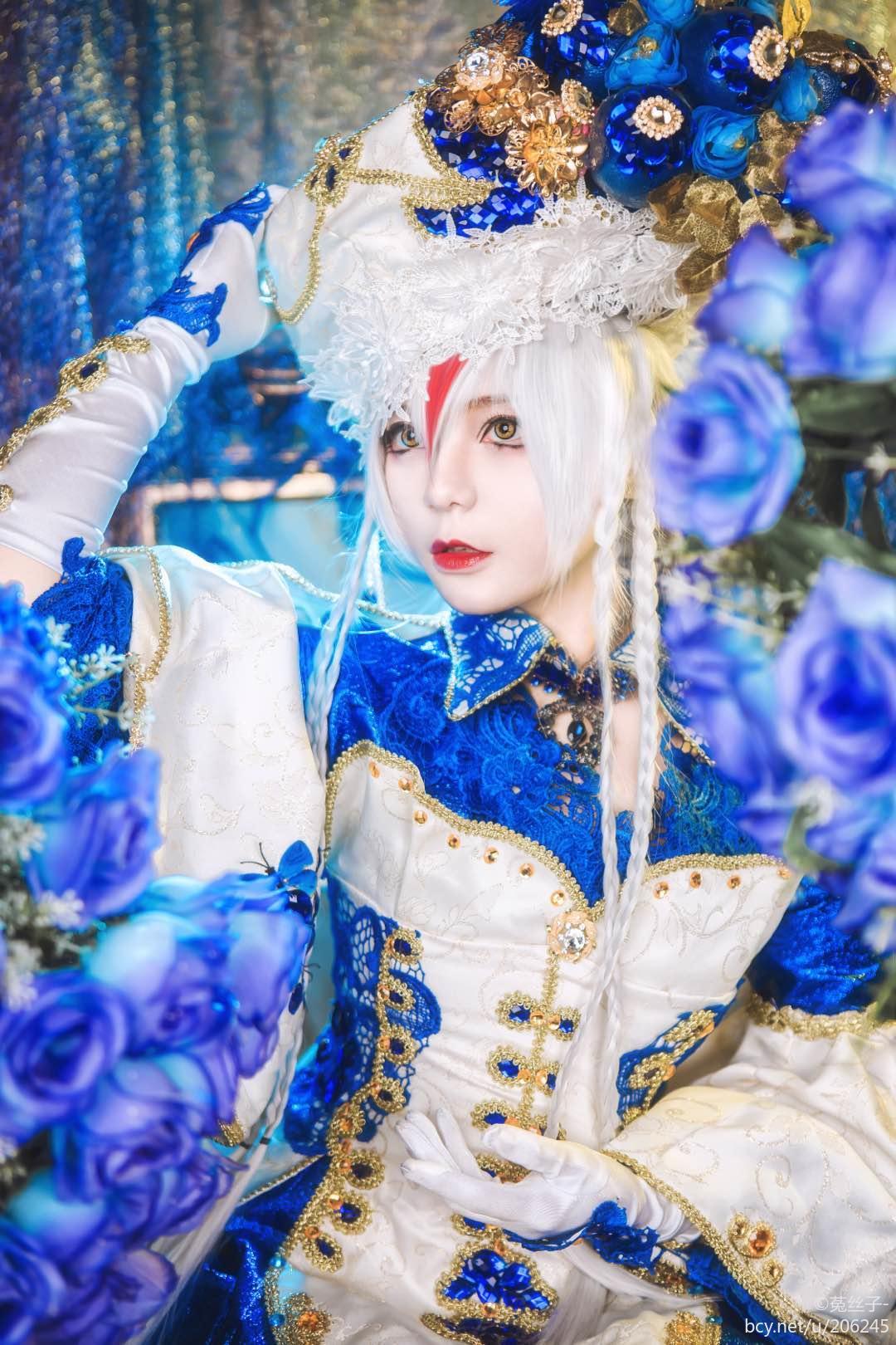 "Máu của con quỷ thần thánh" Astalo Snow c o s p l a y