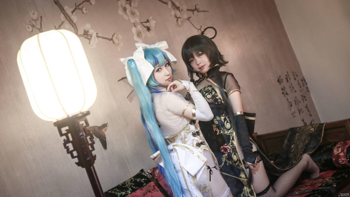 "Vocaloid" Canary Miku C O S P L A Y