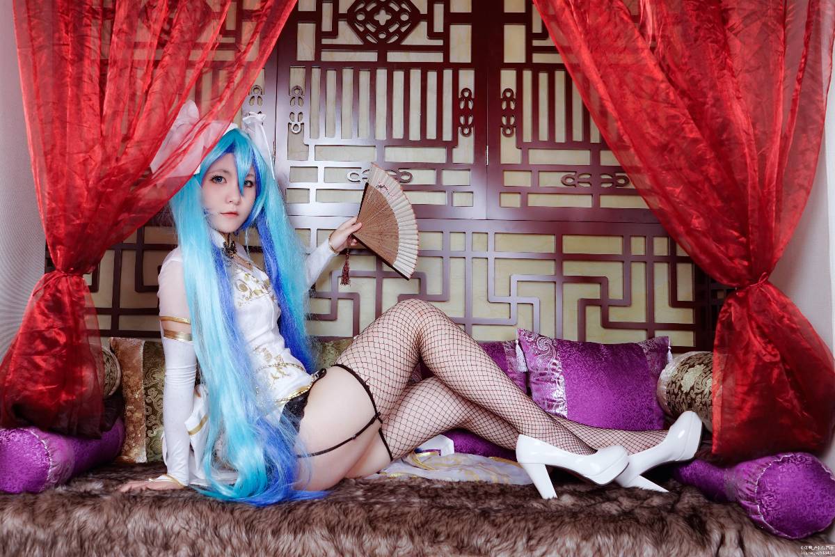 "Vocaloid" Canary Miku C O S P L A Y