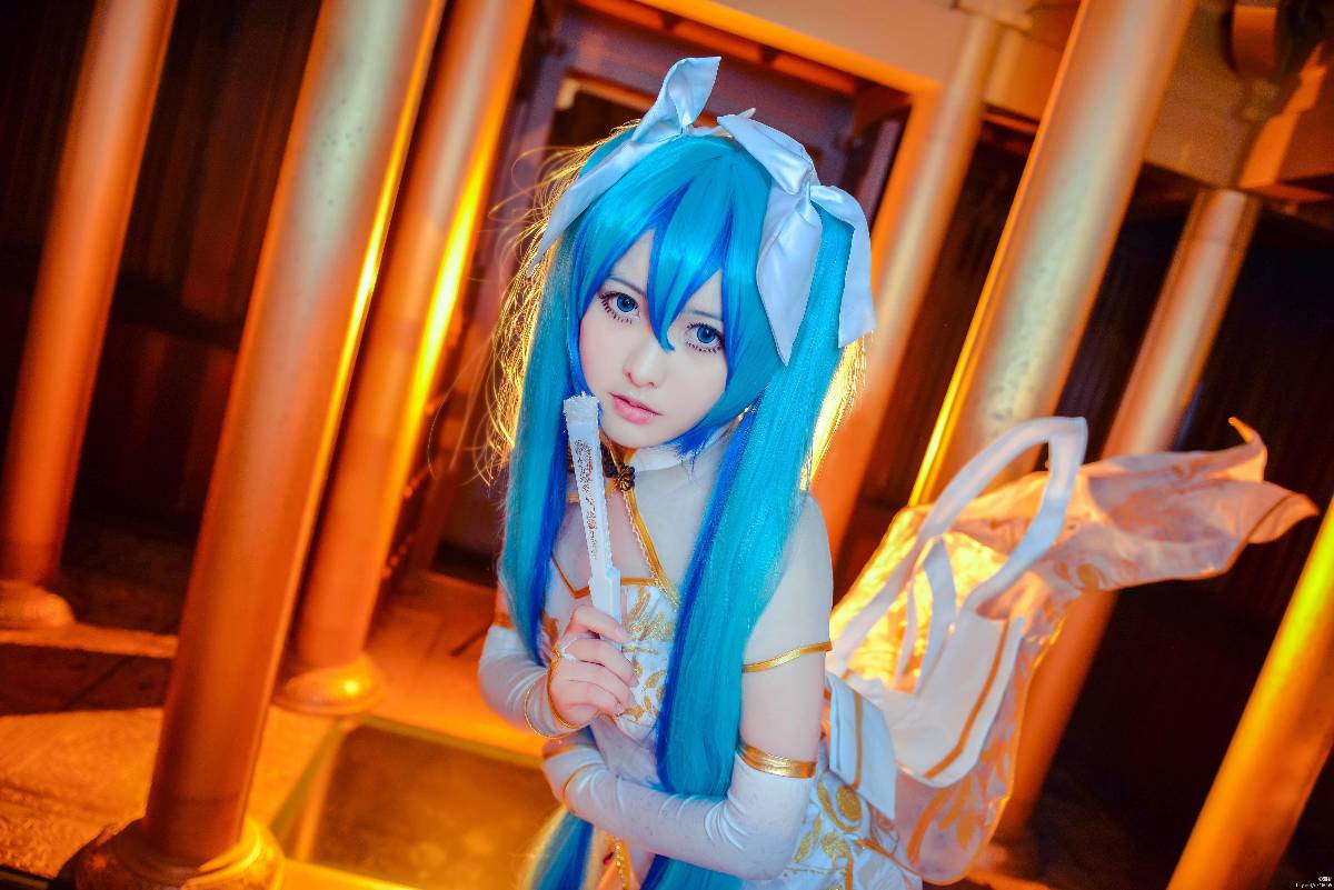 "Vocaloid" Canary Miku C O S P L A Y