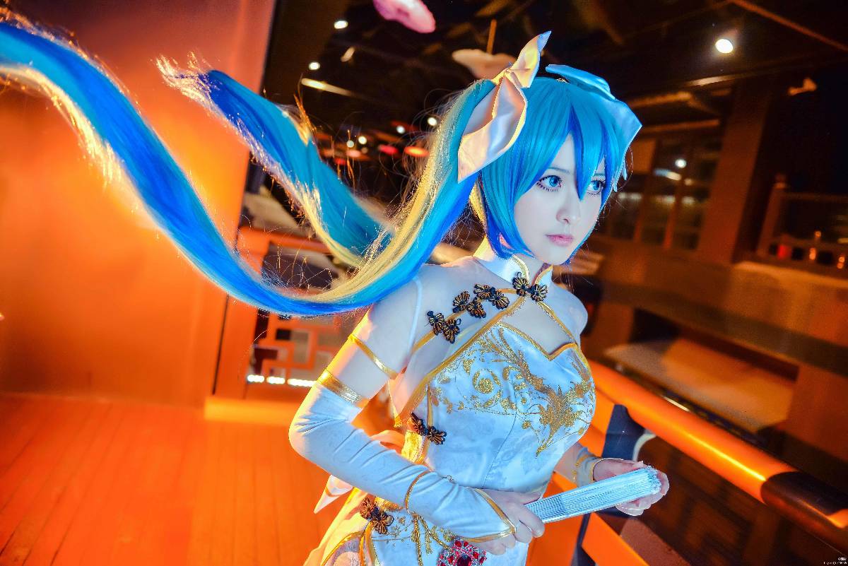 "Vocaloid" Canary Miku C O S P L A Y