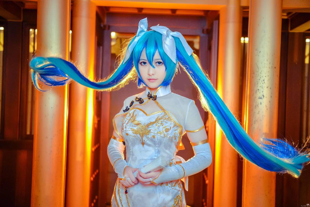 "Vocaloid" Canary Miku C O S P L A Y