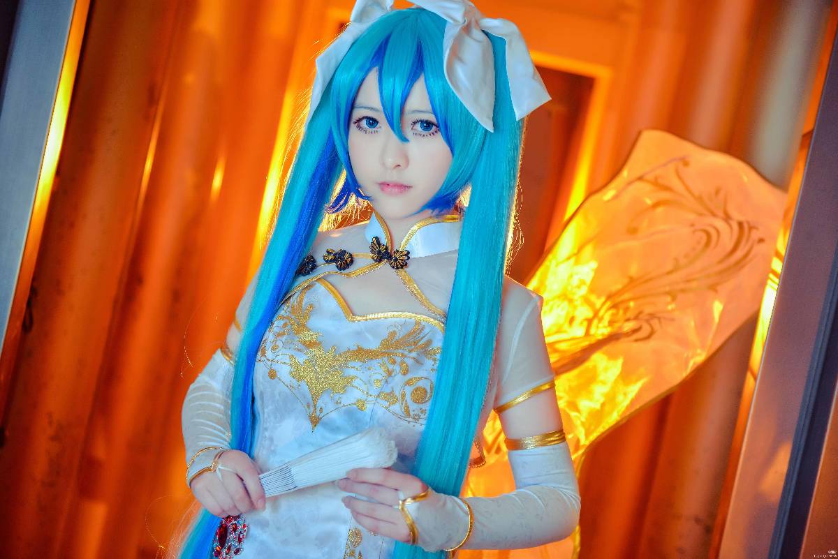 "Vocaloid" Canary Miku C O S P L A Y