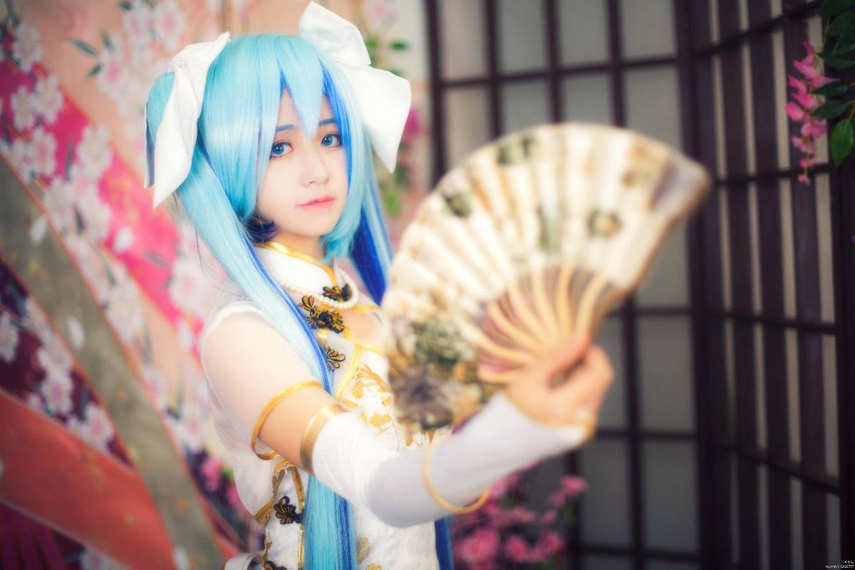 "Vocaloid" Canary Miku C O S P L A Y