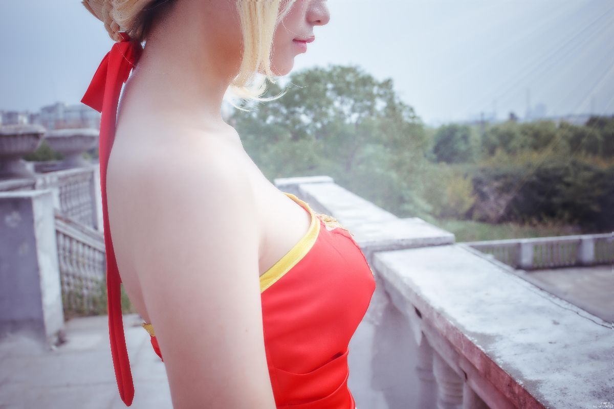 "Tình yêu của King" kỷ niệm 10 năm của tháng của Saber Red và Blue King Dress c o s p l a y [biên tập viên]