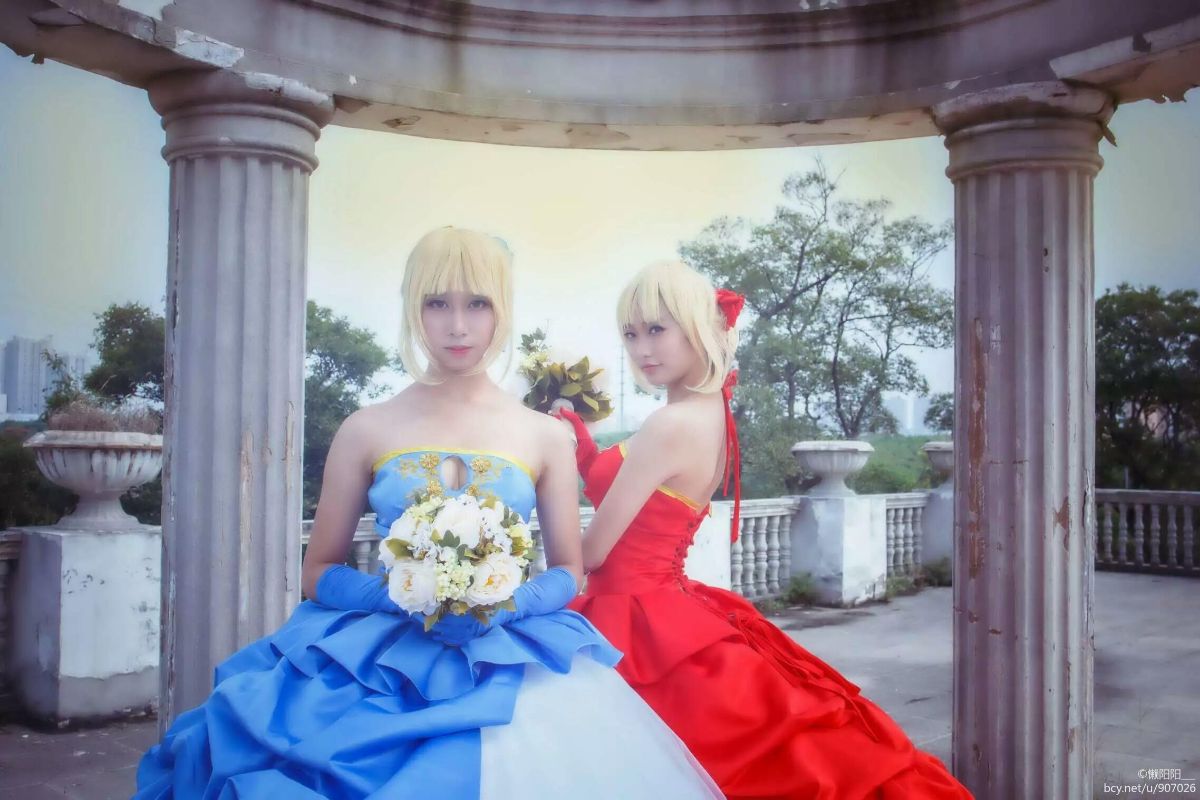 "Tình yêu của King" kỷ niệm 10 năm của tháng của Saber Red và Blue King Dress c o s p l a y [biên tập viên]