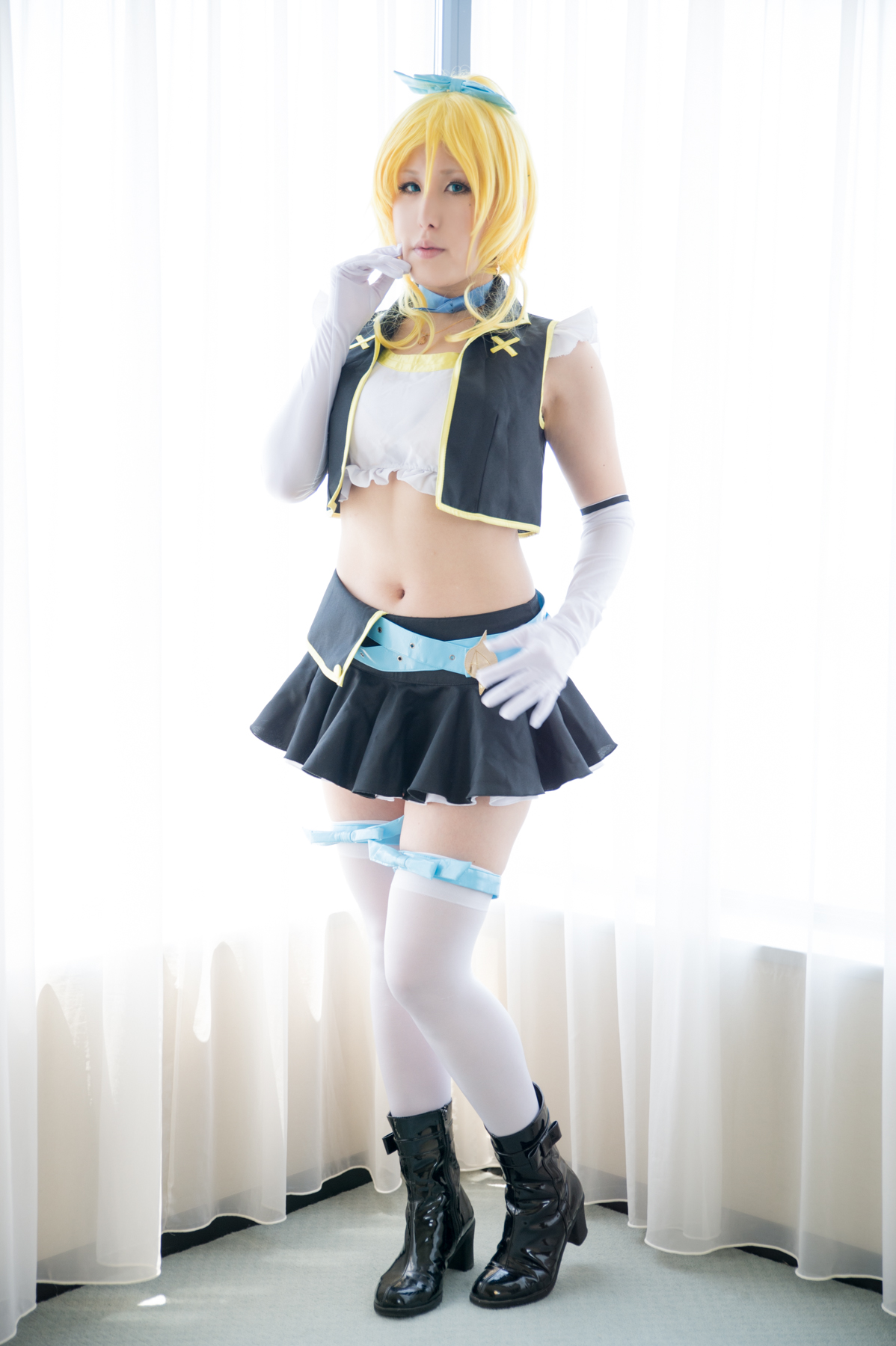 [NAUGHTYEYES (Sayla)] Thần tượng bẩn thỉu (Tình yêu trực tiếp!)