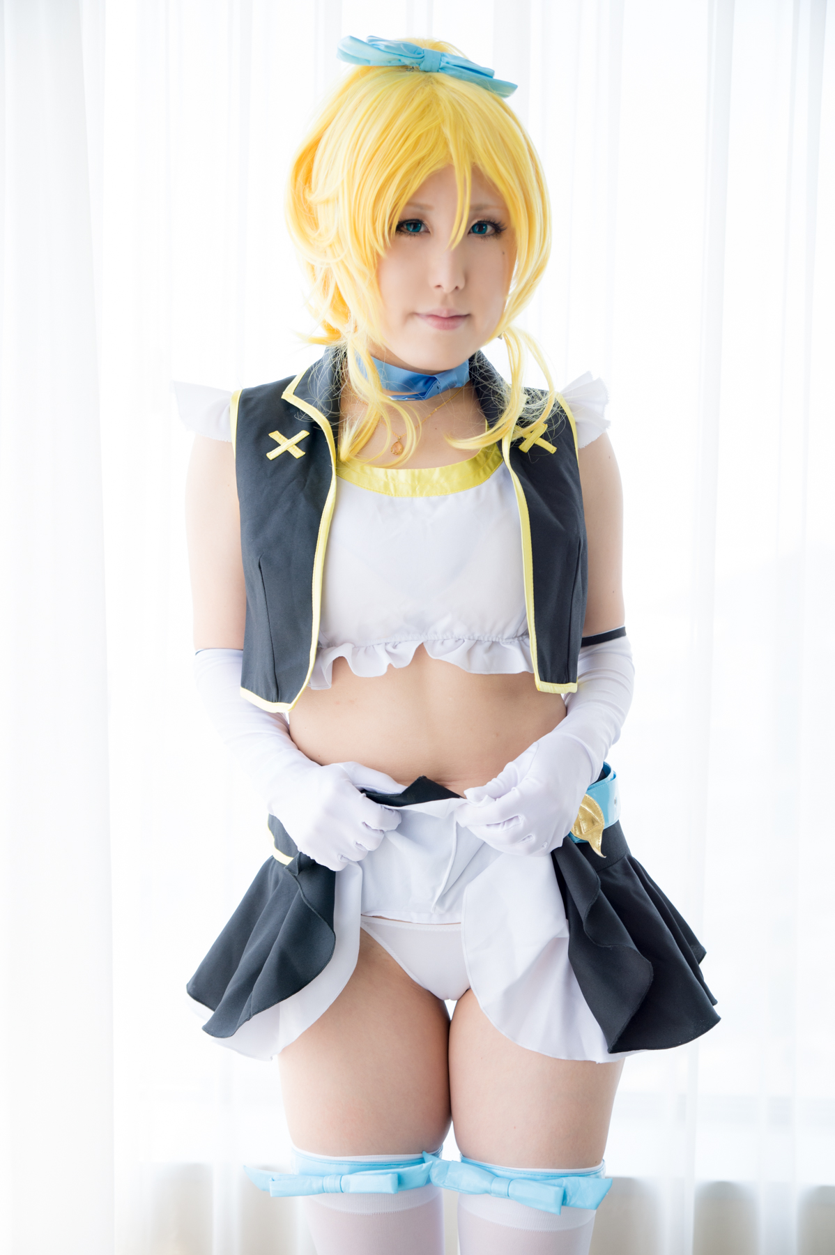 [NAUGHTYEYES (Sayla)] Thần tượng bẩn thỉu (Tình yêu trực tiếp!)