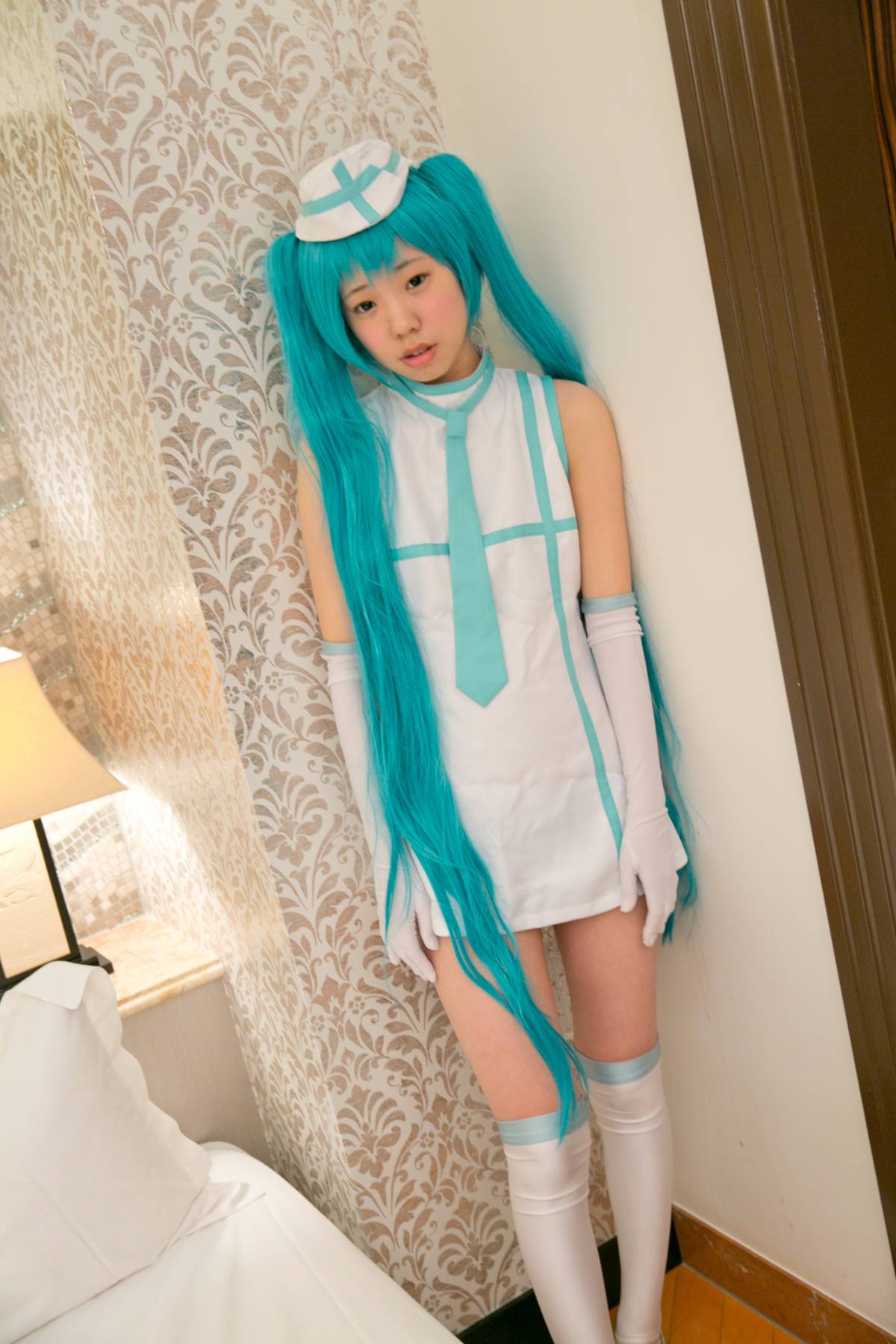 Phát hành khỏa thân phát hành cosplay bắn 18 tuổi