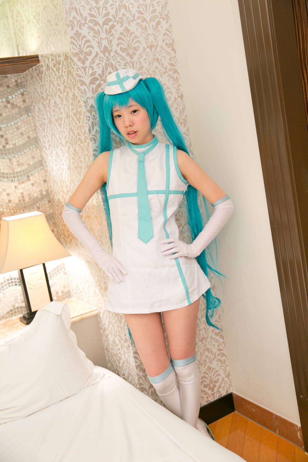 Phát hành khỏa thân phát hành cosplay bắn 18 tuổi